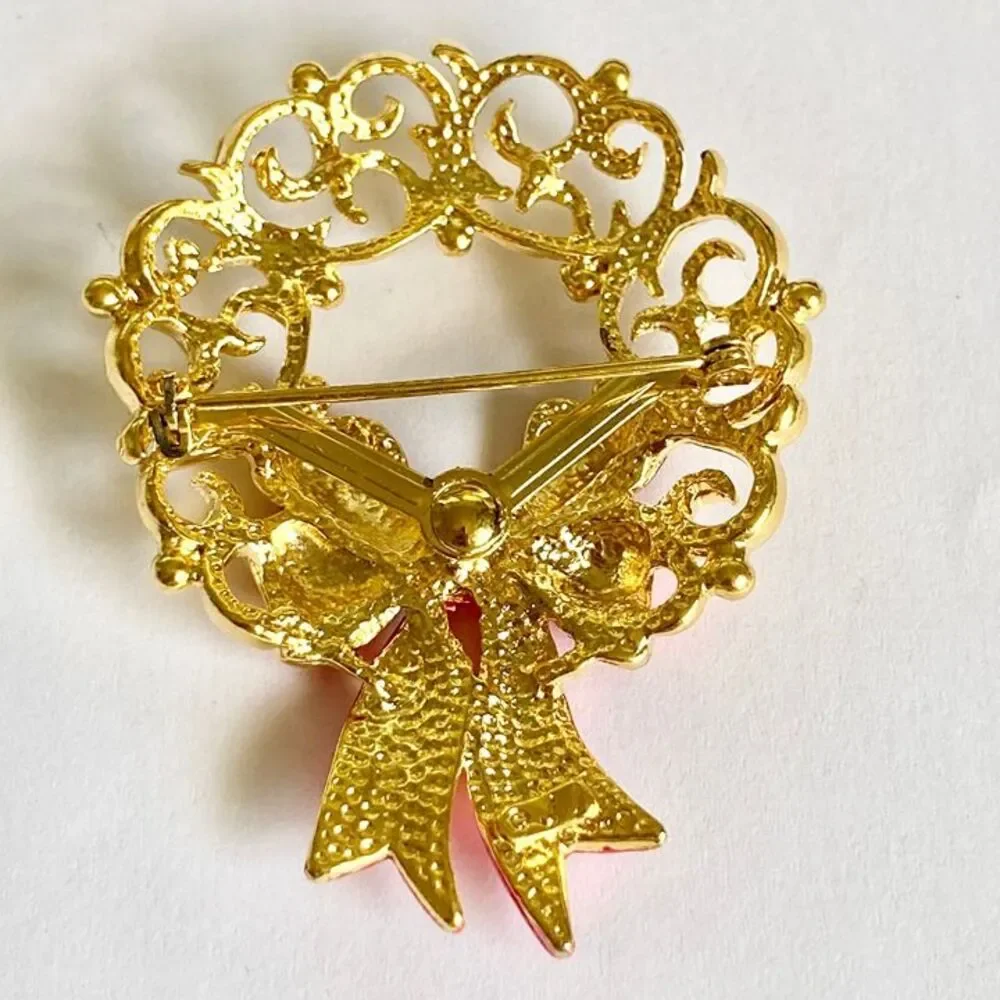 Vintage Christmas Filigree Scroll Wreath Pin Brooch Gold Tone Red Bow JJ Jonette